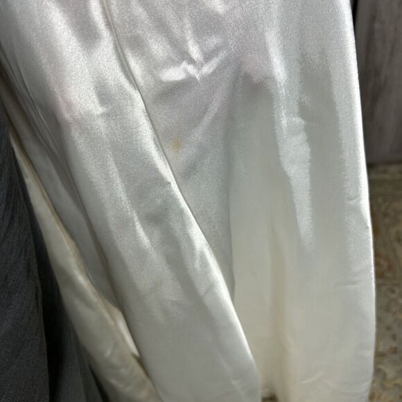 VTG VS Victoria’s Secret Gold Label White Lace Silk Long Slip Slit Size M NEW - Picture 9 of 9